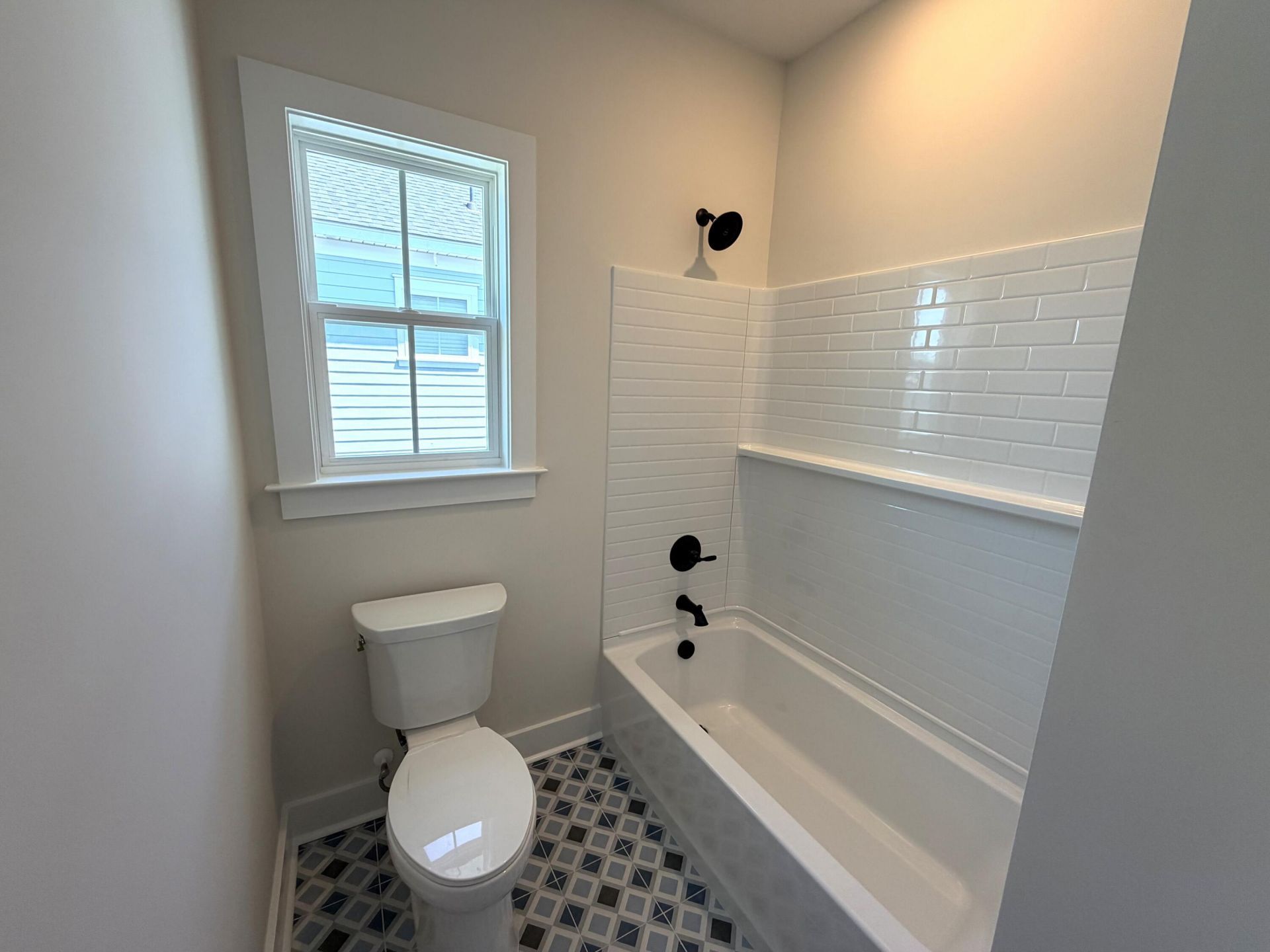 776 Blueway Avenue Photo 35
