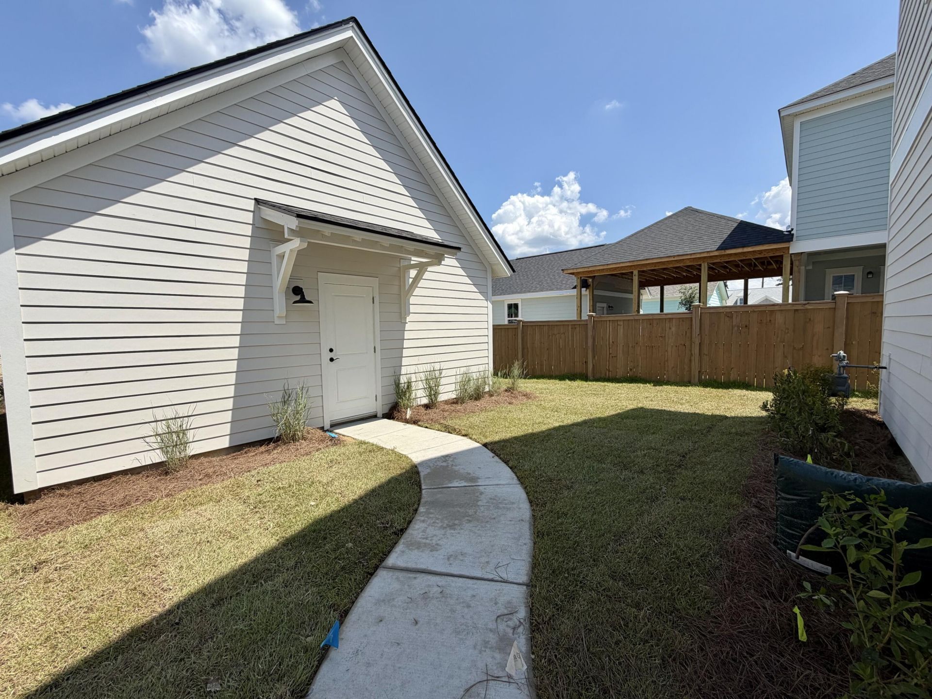 776 Blueway Avenue Photo 43