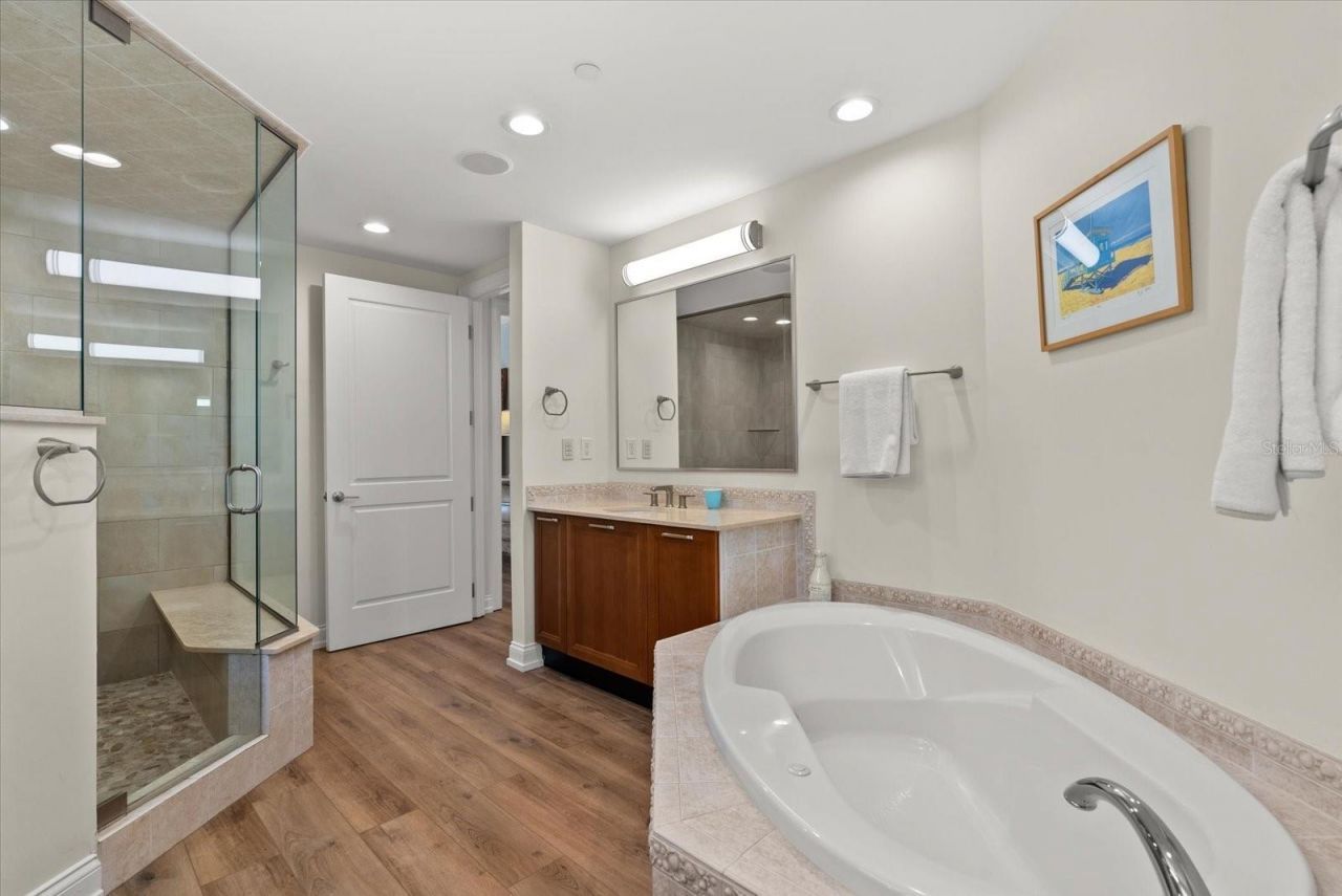 128 Golden Gate Point, Unit 202A, Sarasota, FL 34236 Photo