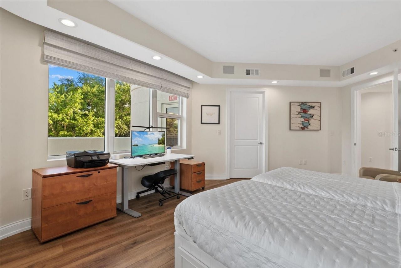 128 Golden Gate Point, Unit 202A, Sarasota, FL 34236 Photo