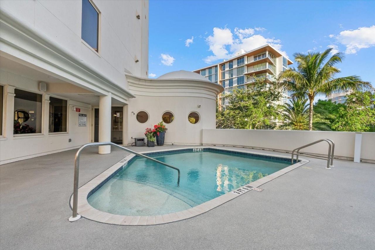 128 Golden Gate Point, Unit 202A, Sarasota, FL 34236 Photo