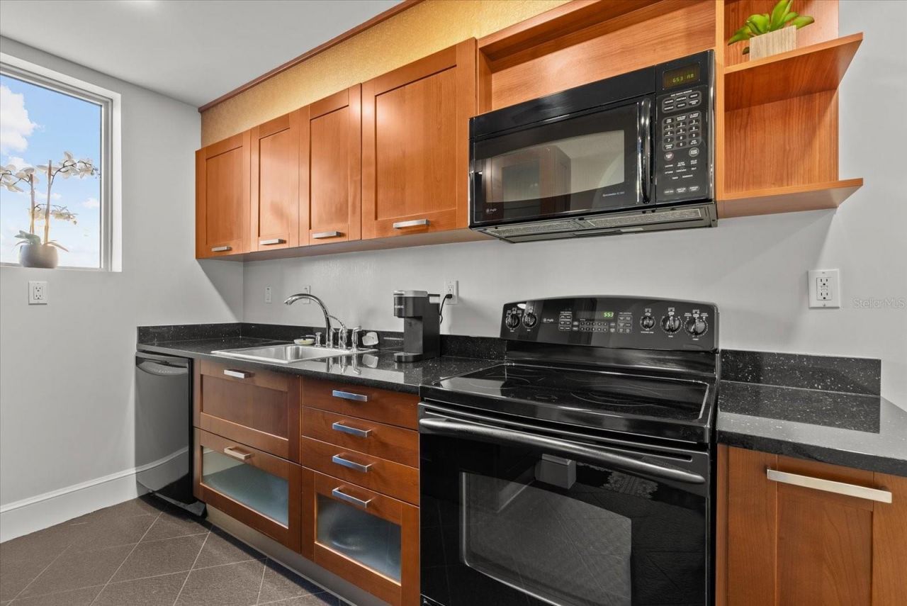128 Golden Gate Point, Unit 202A, Sarasota, FL 34236 Photo