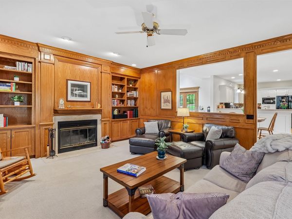2613 Crown Flair Drive, West Des Moines, IA 50265