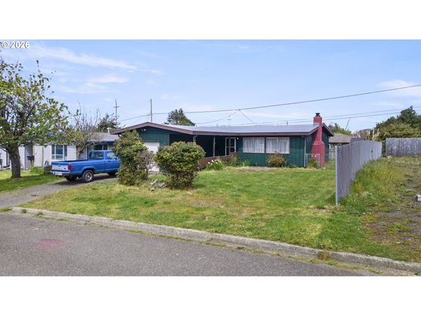 1060 GARFIELD AVE, Coos Bay, OR 97420