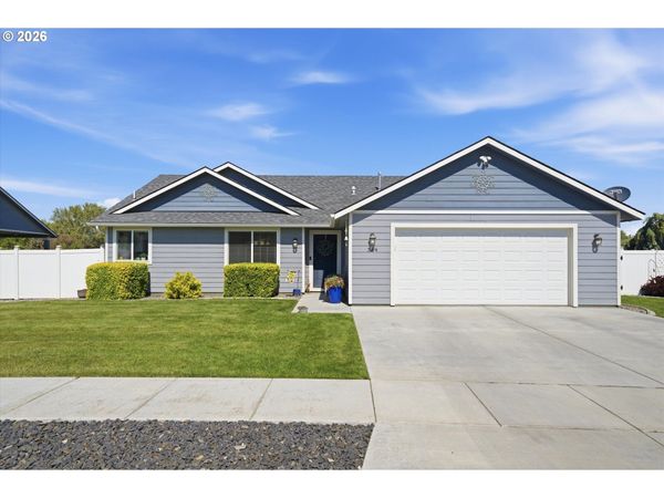384 SW COTTONWOOD DR, Hermiston, OR 97838