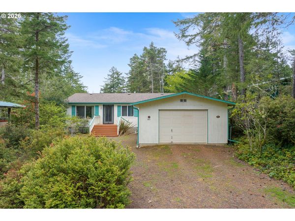 90 OUTER DR, Florence, OR 97439