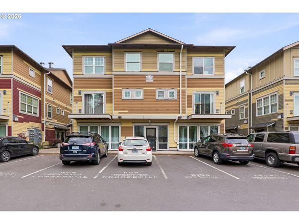 22808 SW FOREST CREEK DR, Unit 200, Sherwood, OR 97140
