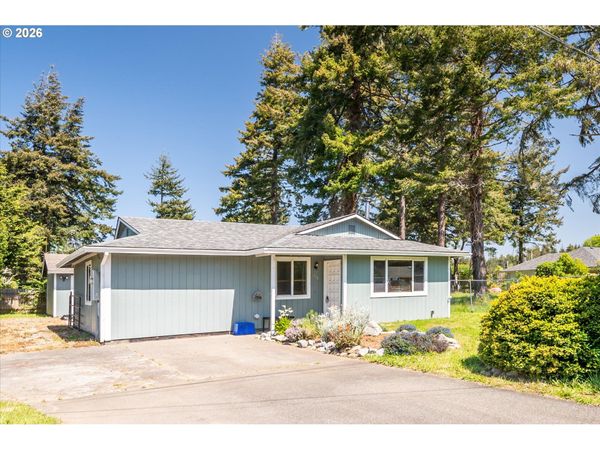 1135 1ST NE ST, Bandon, OR 97411