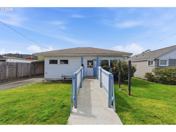 237 S 7TH ST, Coos Bay, OR 97420