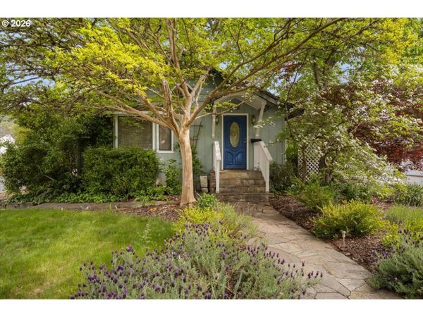 847 NW 5TH ST, Grants Pass, OR 97526