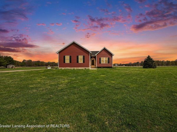 3931 Weatherby Road, Stockbridge, MI 49285