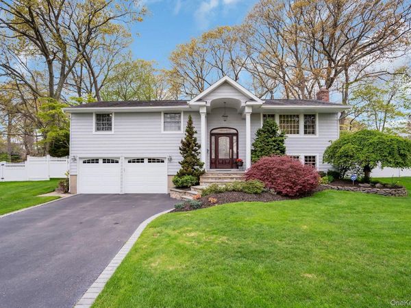 22 Abbey Drive, Commack, NY 11725