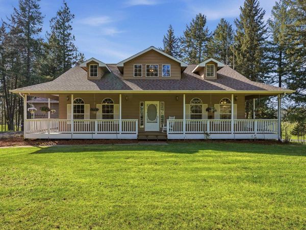 32223 N Whitetail Ln, Chattaroy, WA 99003