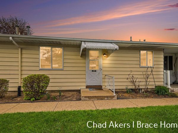 5912 Leisure South Drive SE, Grand Rapids, MI 49548