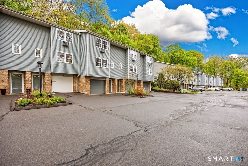 250 Summer, Unit 19F, Southington, CT 06479 Main Photo