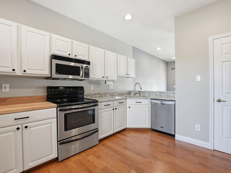 2575 Rustling Oak Boulevard , Hilliard, OH 43026 Photo 12