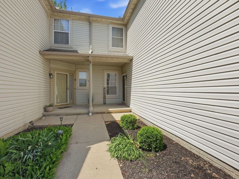 2575 Rustling Oak Boulevard , Hilliard, OH 43026 Photo 3