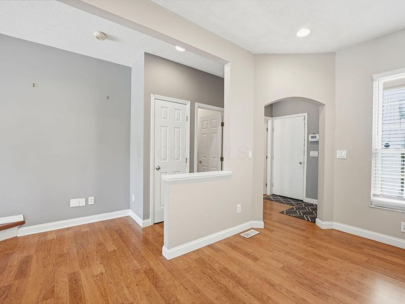 2575 Rustling Oak Boulevard , Hilliard, OH 43026 Photo 4