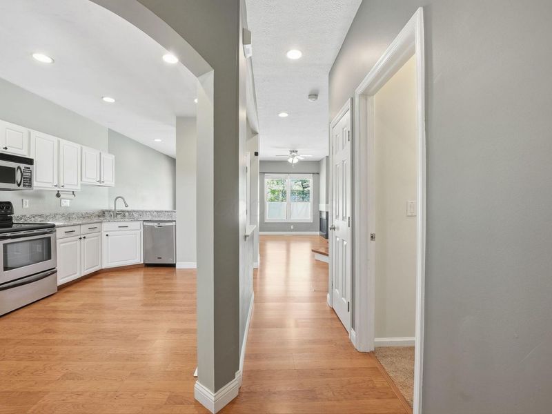 2575 Rustling Oak Boulevard , Hilliard, OH 43026 Photo 5