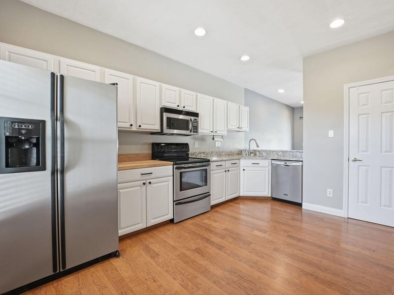 2575 Rustling Oak Boulevard , Hilliard, OH 43026 Photo 8