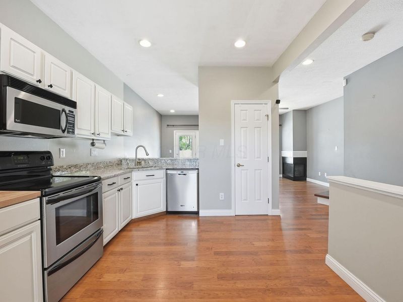 2575 Rustling Oak Boulevard , Hilliard, OH 43026 Photo 9