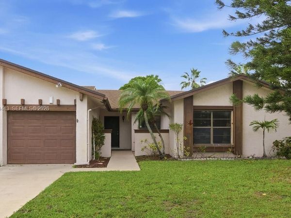 6125 Elsinore Cir , Green Acres, FL 33463