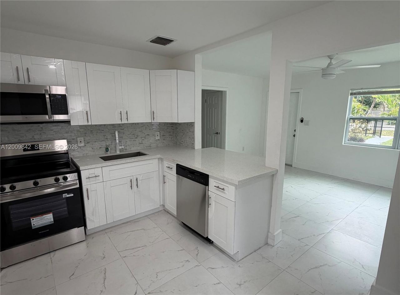 1005 NW 123rd St , North Miami, FL 33168 Photo