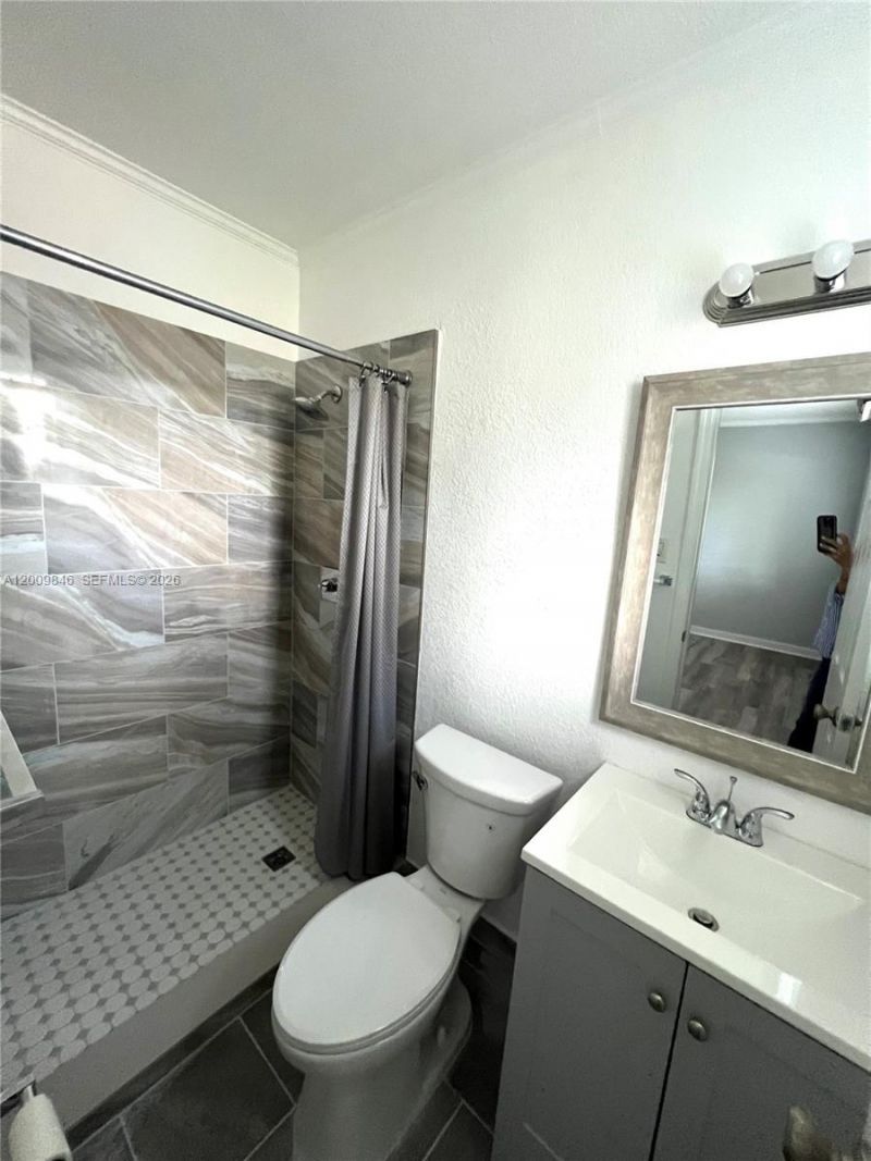 590 NW 40th Ct , Unit 3, Oakland Park, FL 33309 Photo