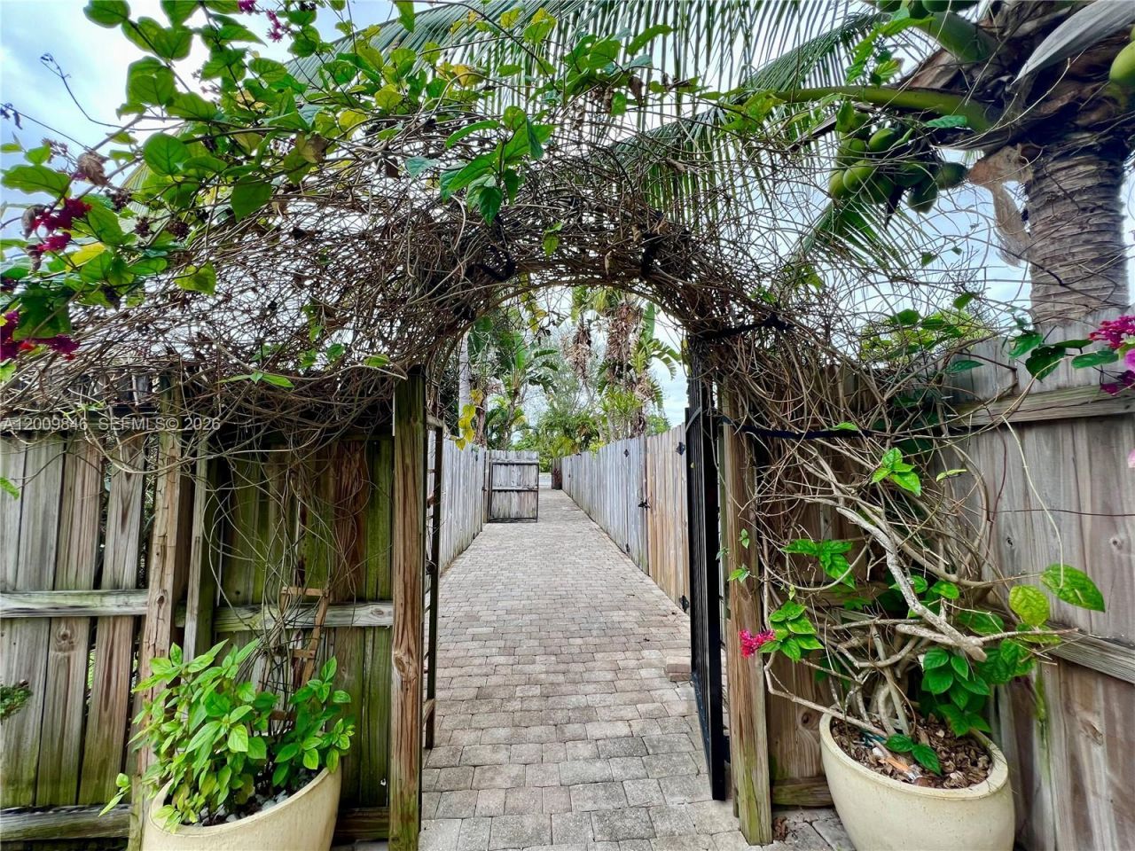 590 NW 40th Ct , Unit 3, Oakland Park, FL 33309 Photo