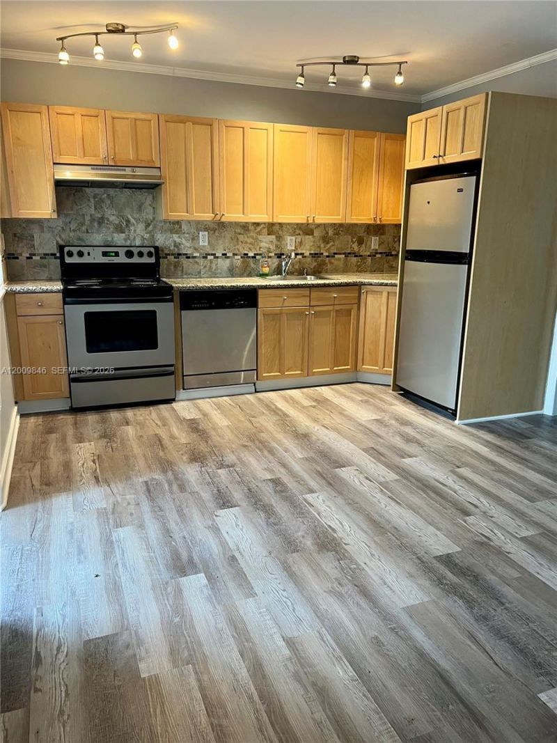 590 NW 40th Ct , Unit 3, Oakland Park, FL 33309 Photo