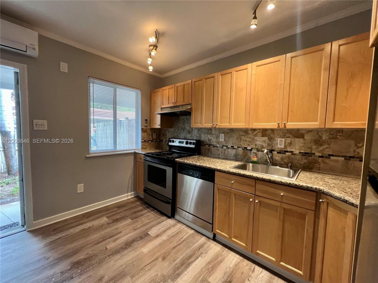 590 NW 40th Ct , Unit 3, Oakland Park, FL 33309 Photo