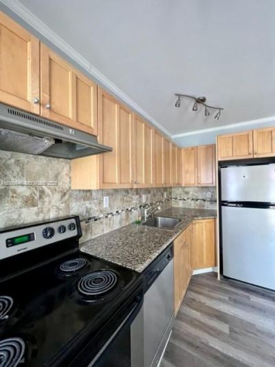 590 NW 40th Ct , Unit 3, Oakland Park, FL 33309 Photo