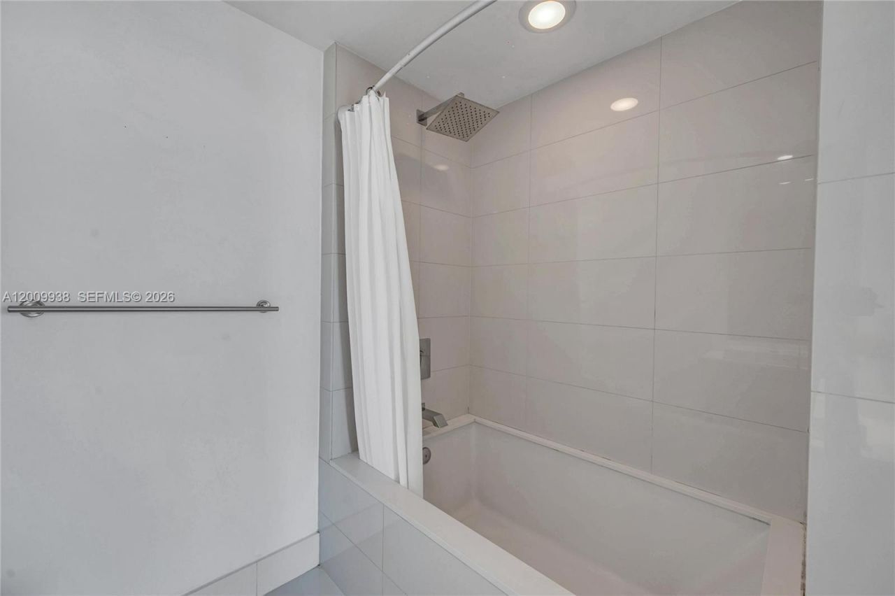 1300 S Miami Ave , Unit 4711, Miami, FL 33130 Photo