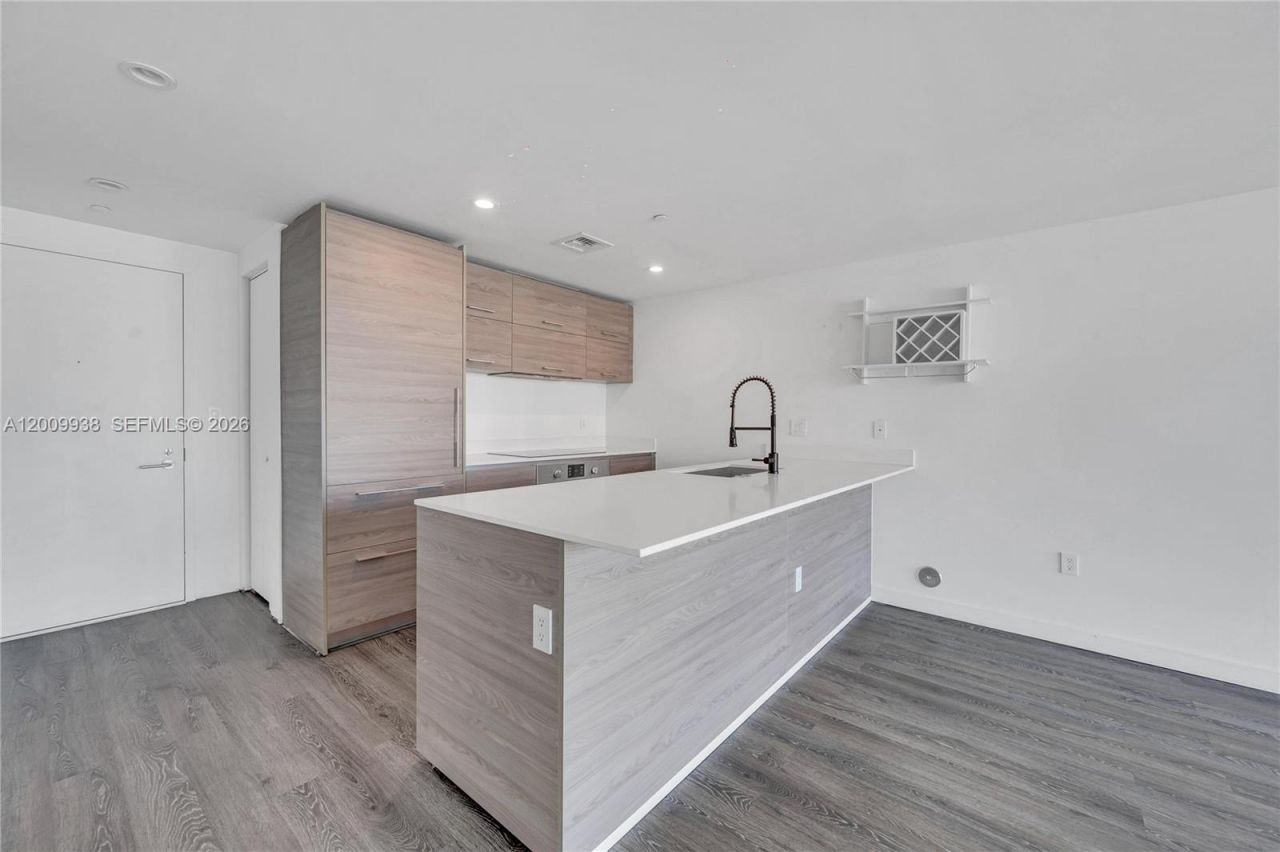 1300 S Miami Ave , Unit 4711, Miami, FL 33130 Photo