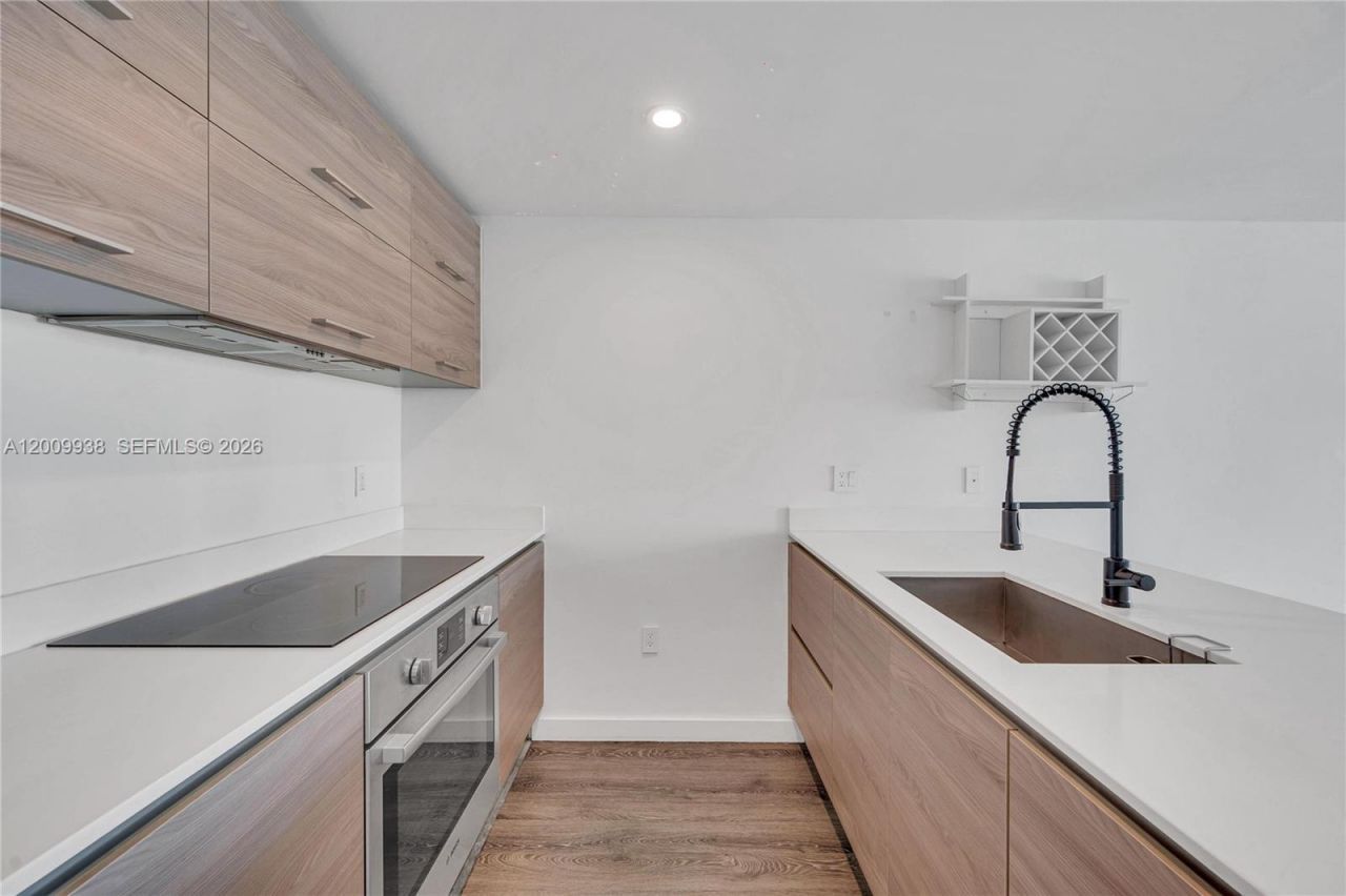 1300 S Miami Ave , Unit 4711, Miami, FL 33130 Photo