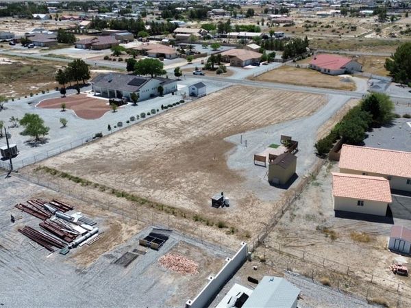 1670 W Amarillo Avenue , Pahrump, NV 89048