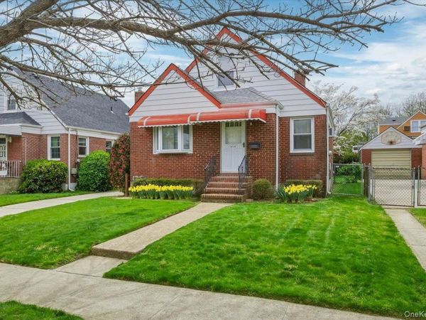 95-18 238th Street , Floral Park, NY 11001