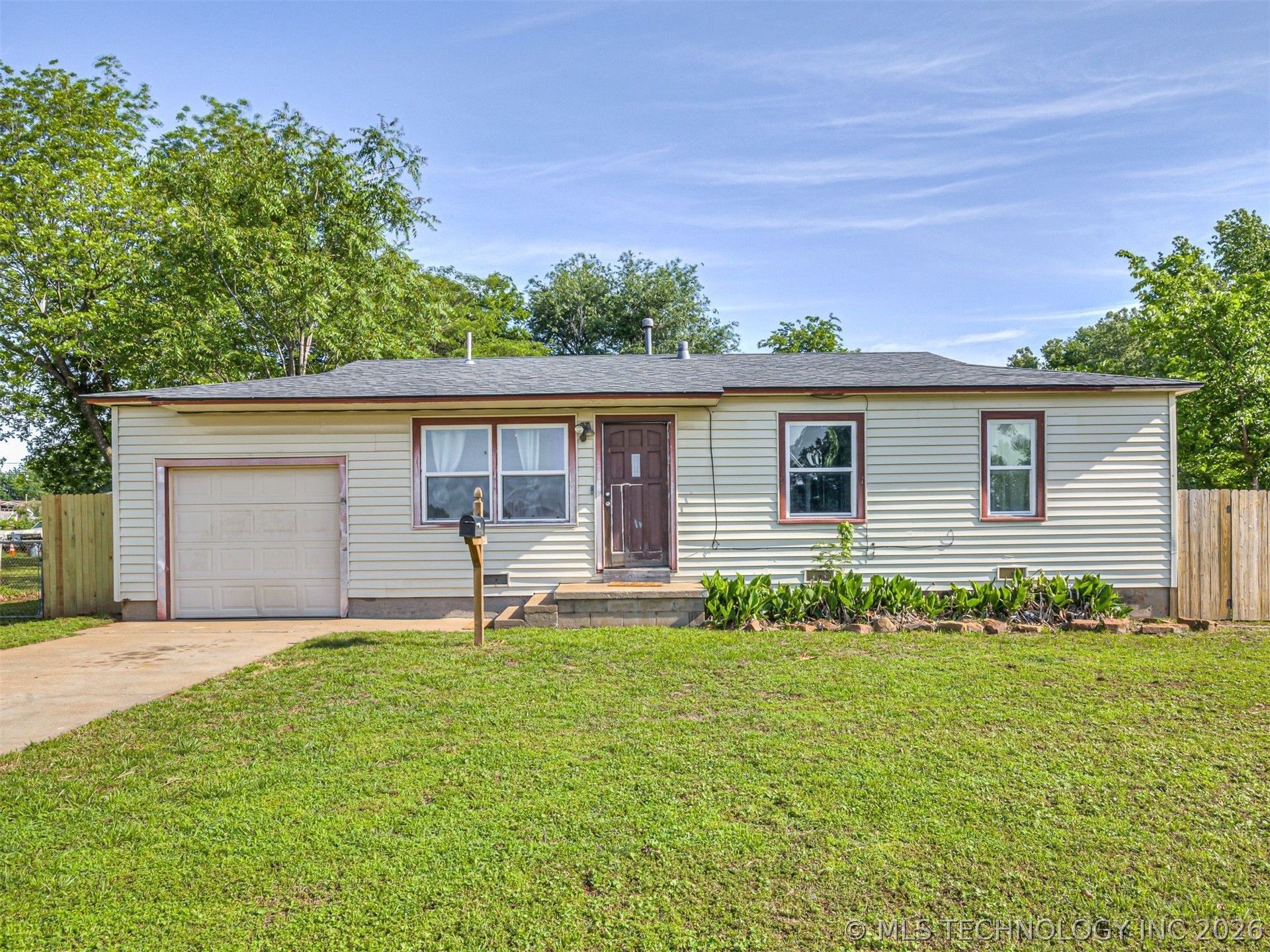 403 W 45th Street, Sand Springs, OK 74063 Main Photo