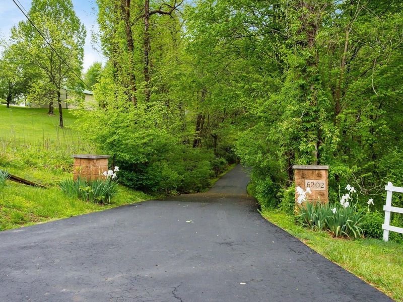 6202 Goss Road, Sugar Grove, OH 43155 Photo 2