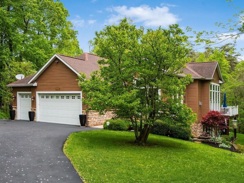 6202 Goss Road, Sugar Grove, OH 43155 Photo 4