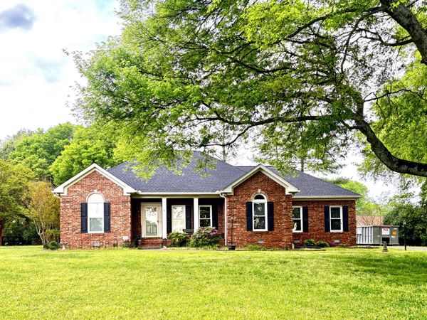 1530 Oxford Ct, Gallatin, TN 37066