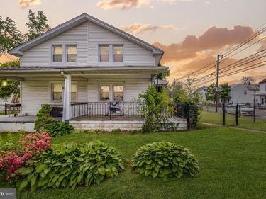 400 HULME STREET, BURLINGTON, NJ 08016