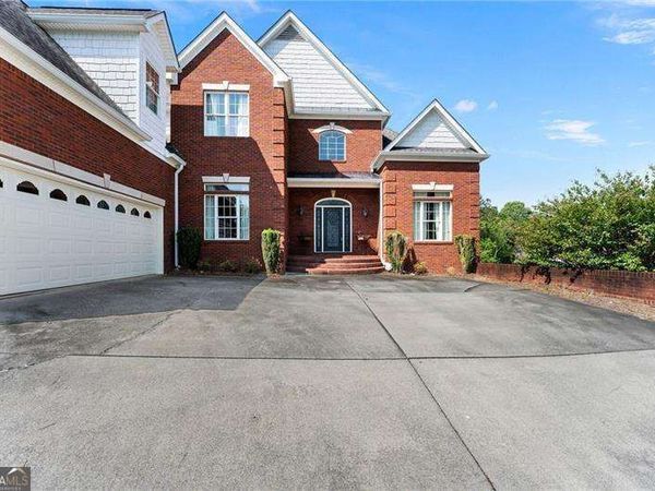 113 Vogel Street NE, Calhoun, GA 30701