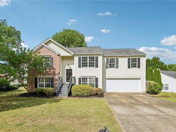 123 River Marsh Lane , Woodstock, GA 30188