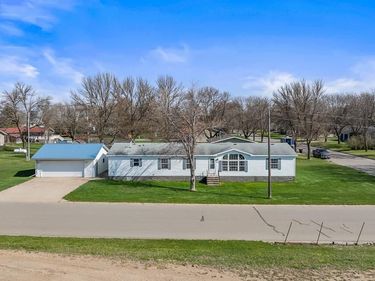 501 Cedar Street , Milroy, MN 56263