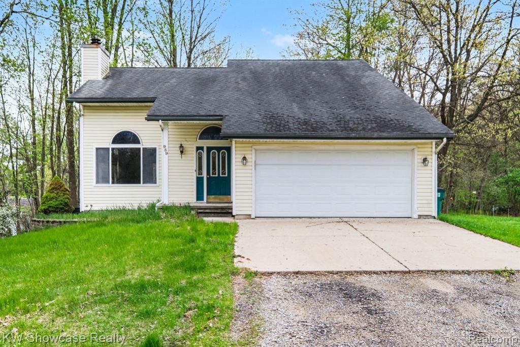 959 E Maple Street, Holly Township, MI 48442 Main Photo