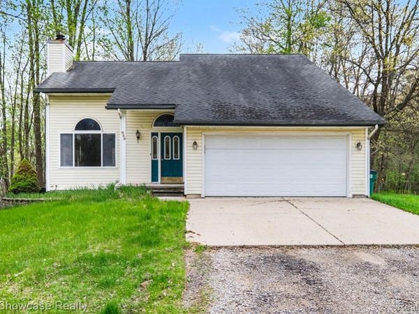 959 E Maple Street, Holly Twp, MI 48442
