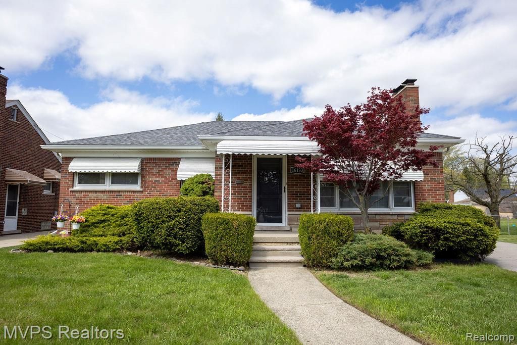 16133 Bell Avenue, Eastpointe, MI 48021 Main Photo