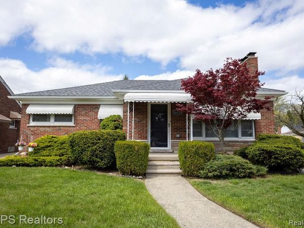 16133 Bell Avenue, Eastpointe, MI 48021