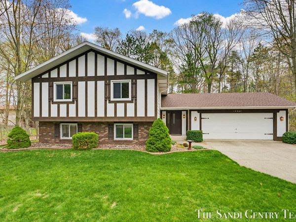 15967 Ryan Drive, Holland, MI 49424